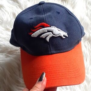 Vtg NFL Reebok Denver Broncos Snapback Cap w/Velcro Closure